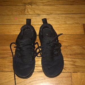 Little Boys Nike Presto Size 2